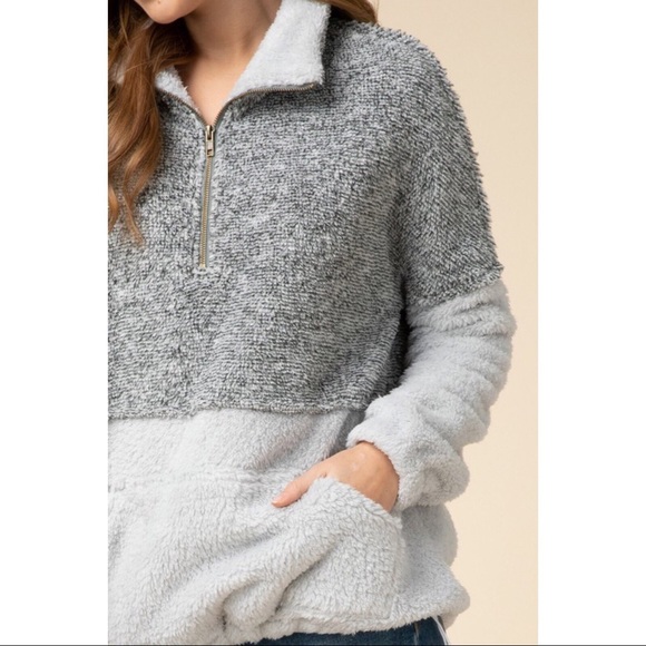 LAST ONE! Color Blocked Sherpa Pullover - Grey - Picture 2 of 5